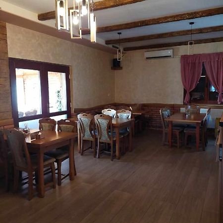Restoran Bmb 호텔 Odžak 외부 사진