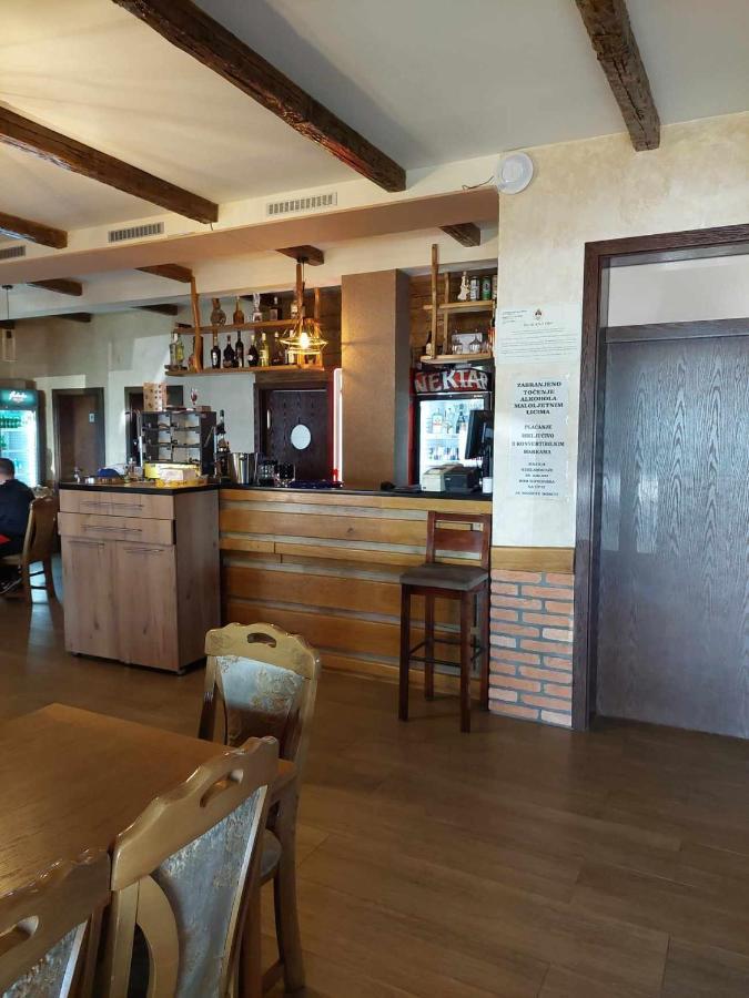 Restoran Bmb 호텔 Odžak 외부 사진